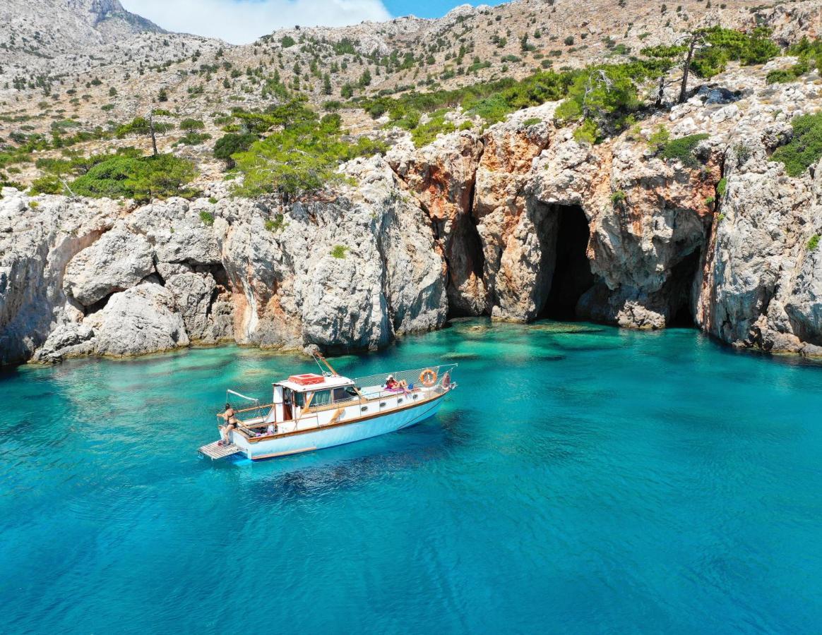 Regina Studios & Hotel Karpathos Bagian luar foto