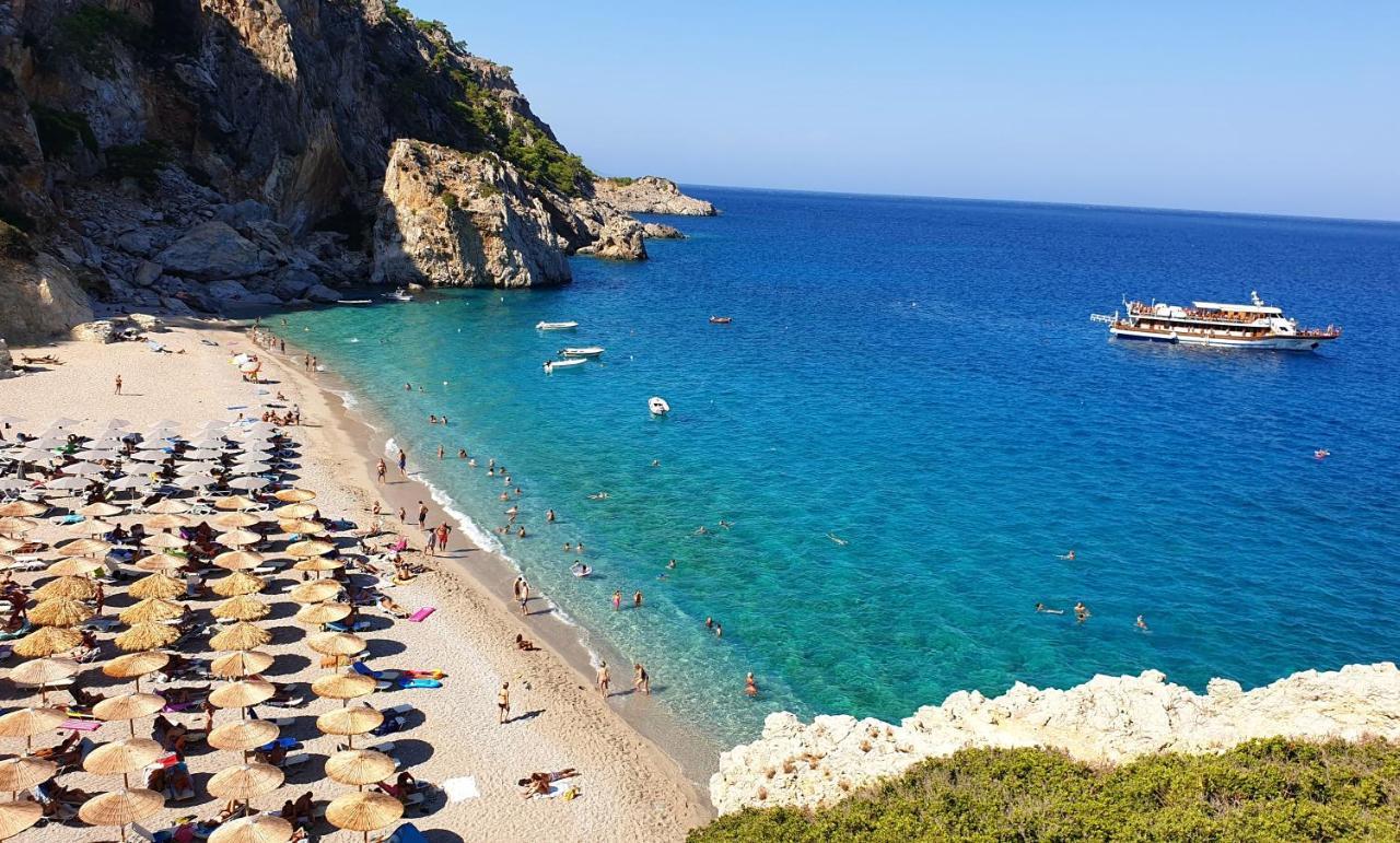 Regina Studios & Hotel Karpathos Bagian luar foto