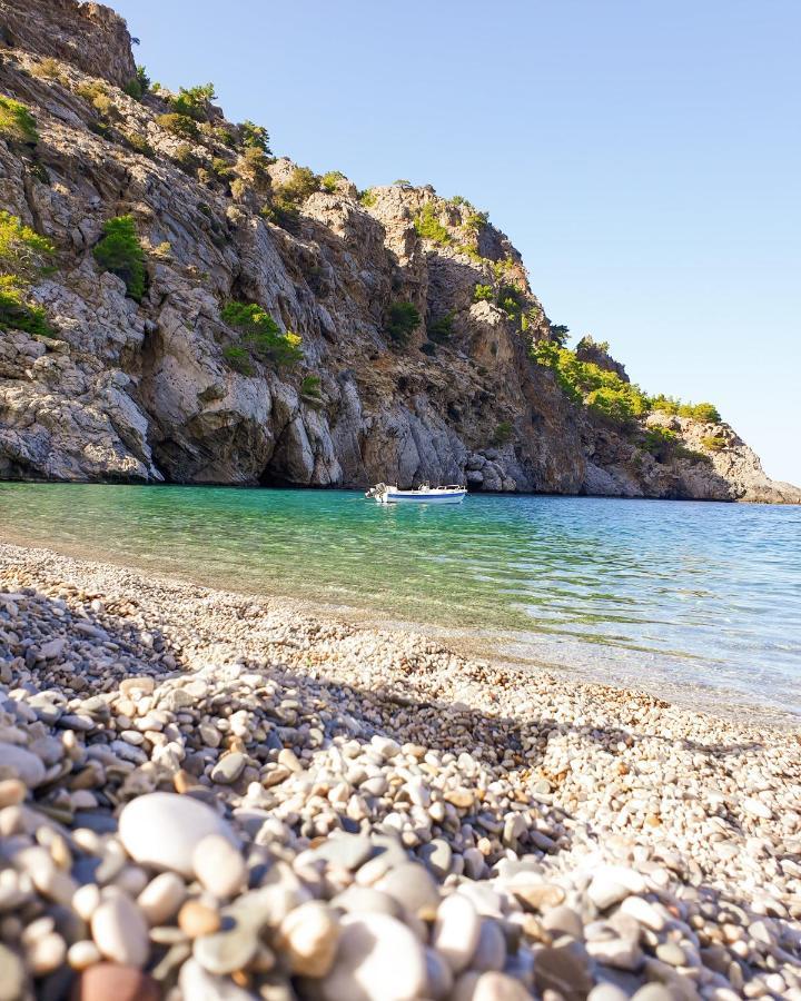Regina Studios & Hotel Karpathos Bagian luar foto