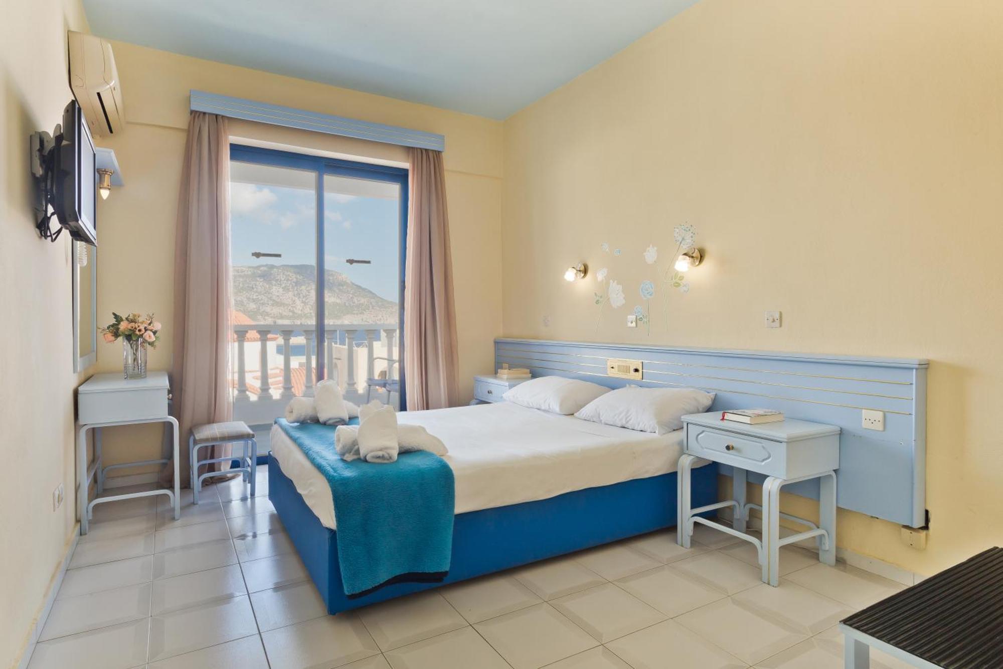 Regina Studios & Hotel Karpathos Bagian luar foto