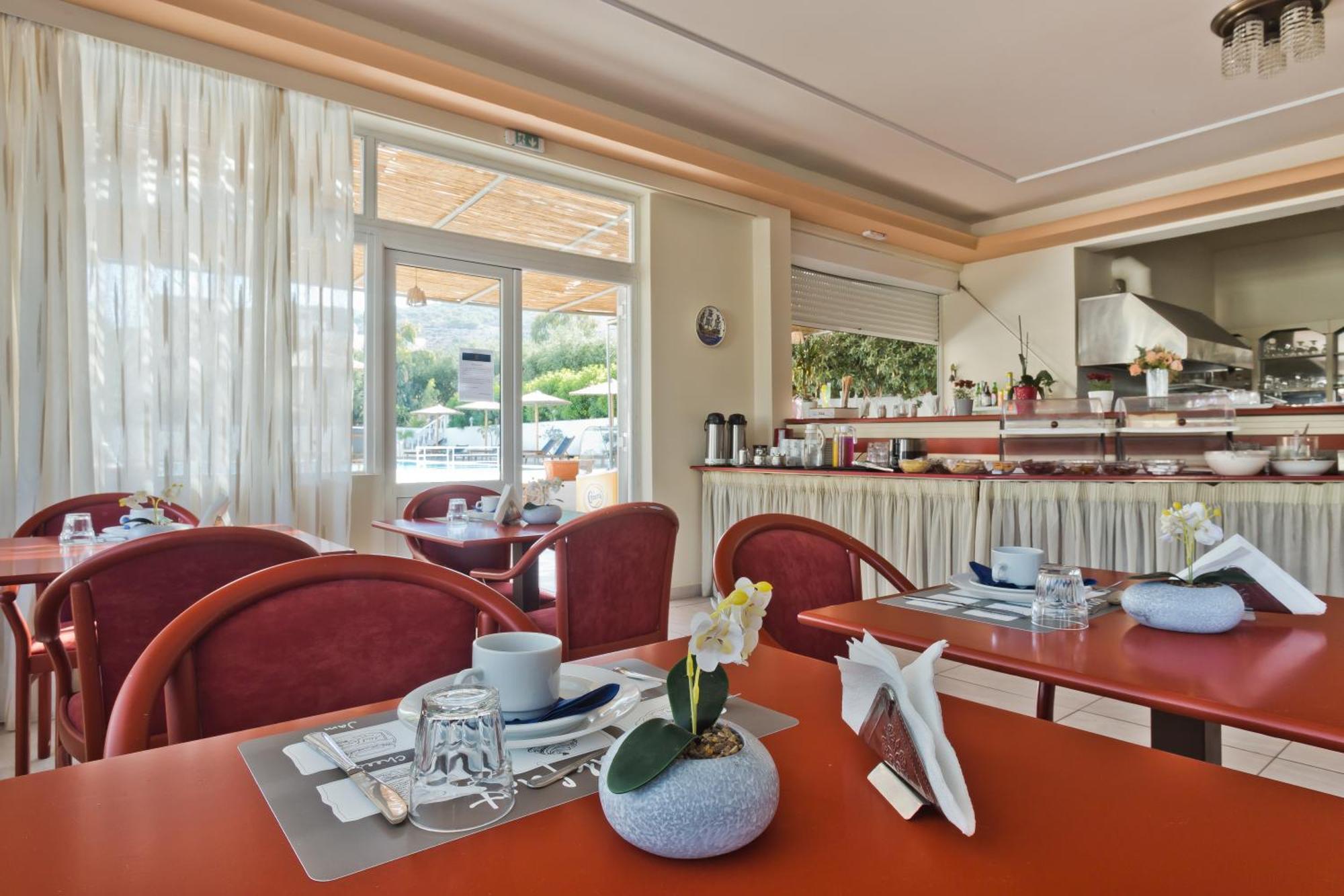 Regina Studios & Hotel Karpathos Bagian luar foto
