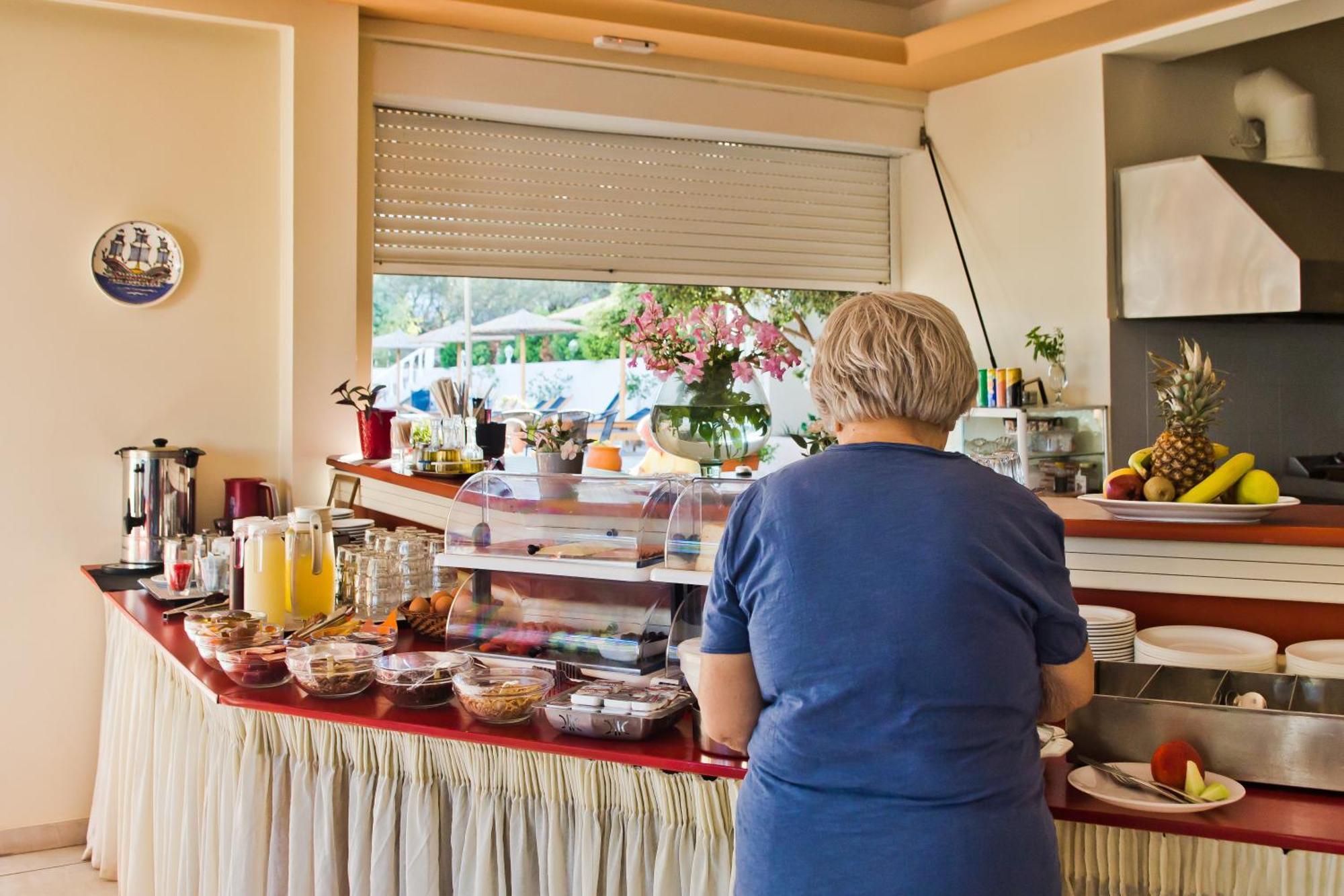 Regina Studios & Hotel Karpathos Bagian luar foto